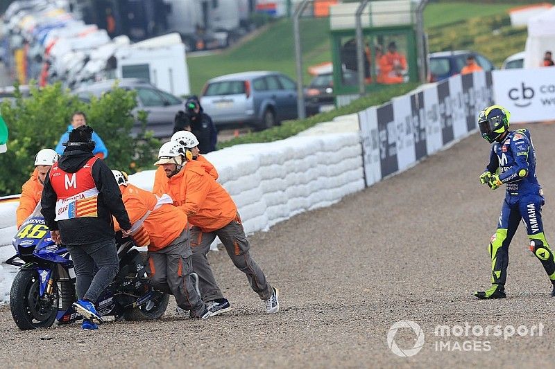 Sturz, Schmerzen, Platz 16: Schwarzer Tag für Valentino Rossi in Valencia