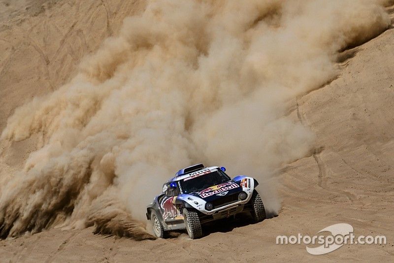 Sainz sufre detrás de los Kamaz: “Ha sido un día duro”