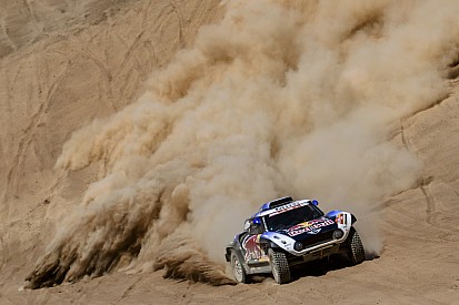 Sainz sufre detrás de los Kamaz: “Ha sido un día duro”