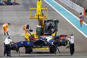 Heftiger Formel-2-Startcrash: Selbst Charlie Whiting geht in Deckung