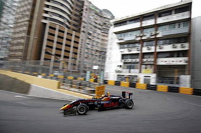 Ticktum logra la pole provisonal en Macao, con Palou 8º