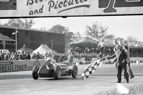 Primeiros e atuais líderes da F1: Alfa Romeo 158 x McLaren MCL39