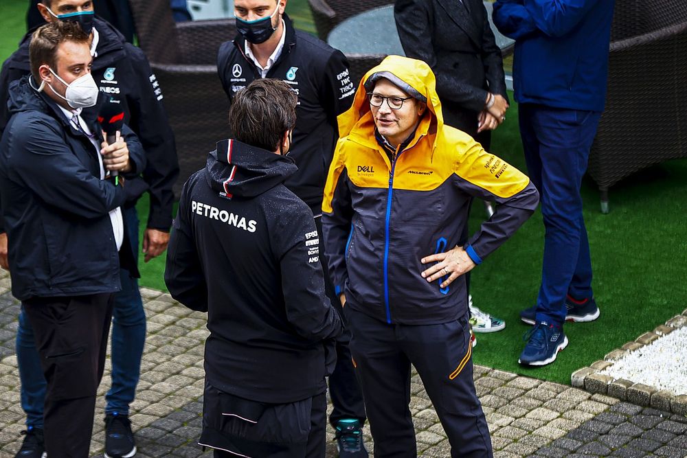 A McLaren reméli, hogy az F1 2022-es naptára segít elkerülni a csapattagok „kiégését”
