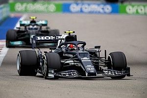 Gasly: “İşleri idare etme şeklimiz tartışmaya açık”