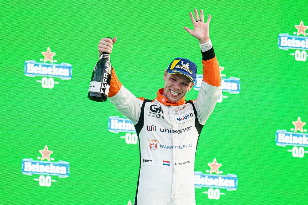 Larry ten Voorde prolongeert titel in Porsche Supercup