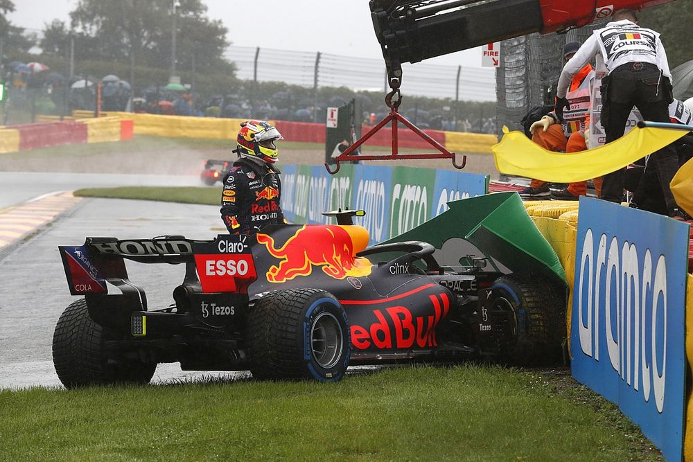 La FIA dejó participar a Pérez en el GP de Bélgica, pese al accidente