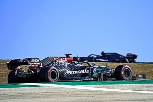 Hamilton explains "counter-intuitive" medium tyre choice