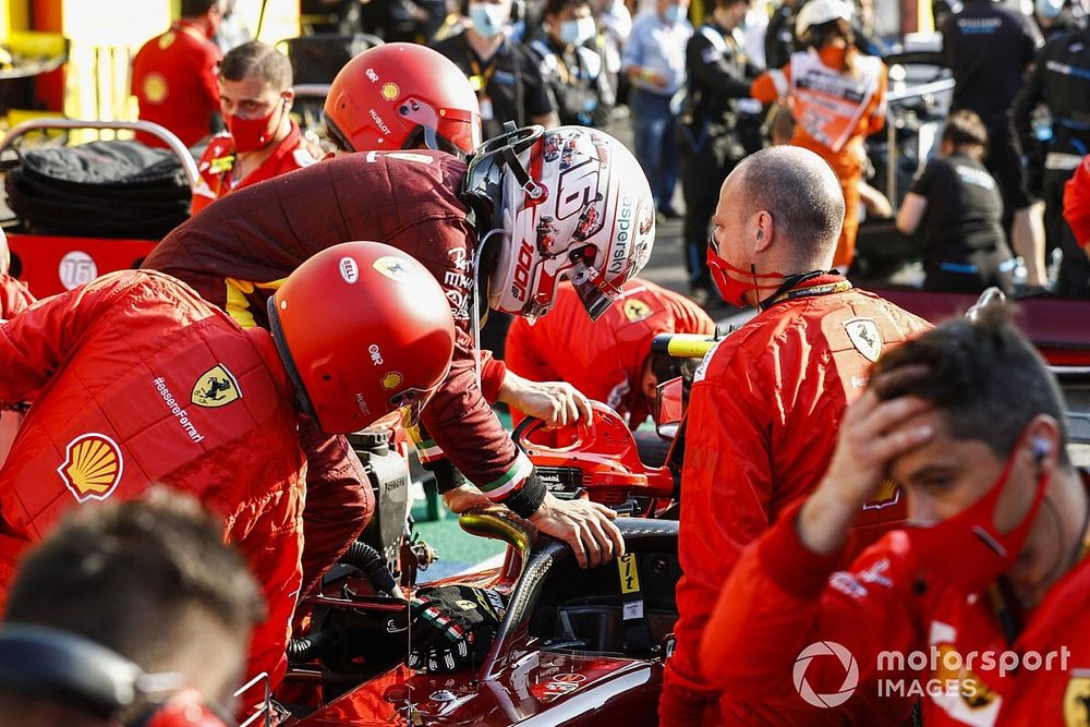 El jefe de Ferrari: "Estamos en un hoyo en F1, no hay excusas"