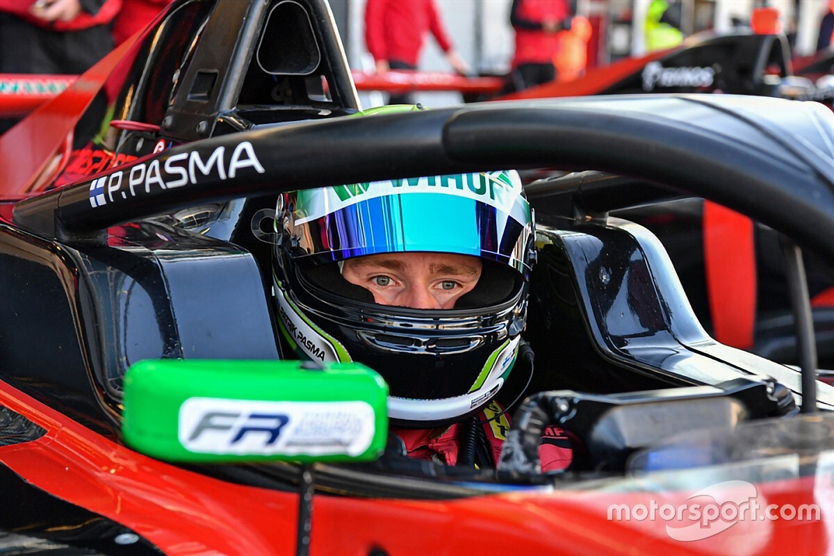 Petecof penalizzato, Pasma in pole anche in gara 1