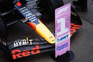 Schumacher: "Verstappen domineert niet alleen in F1, maar ook in zijn team"