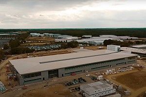 VIDEO: así marcha la construcción de la nueva fábrica de Aston Martin