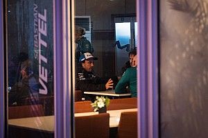Foto: Alonso ya se deja ver con Aston Martin preparando la F1 2023