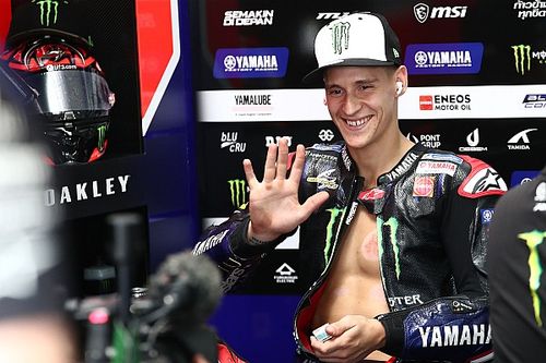 MotoGP | Cos'è lo strano oggetto sulla mano sinistra di Quartararo?