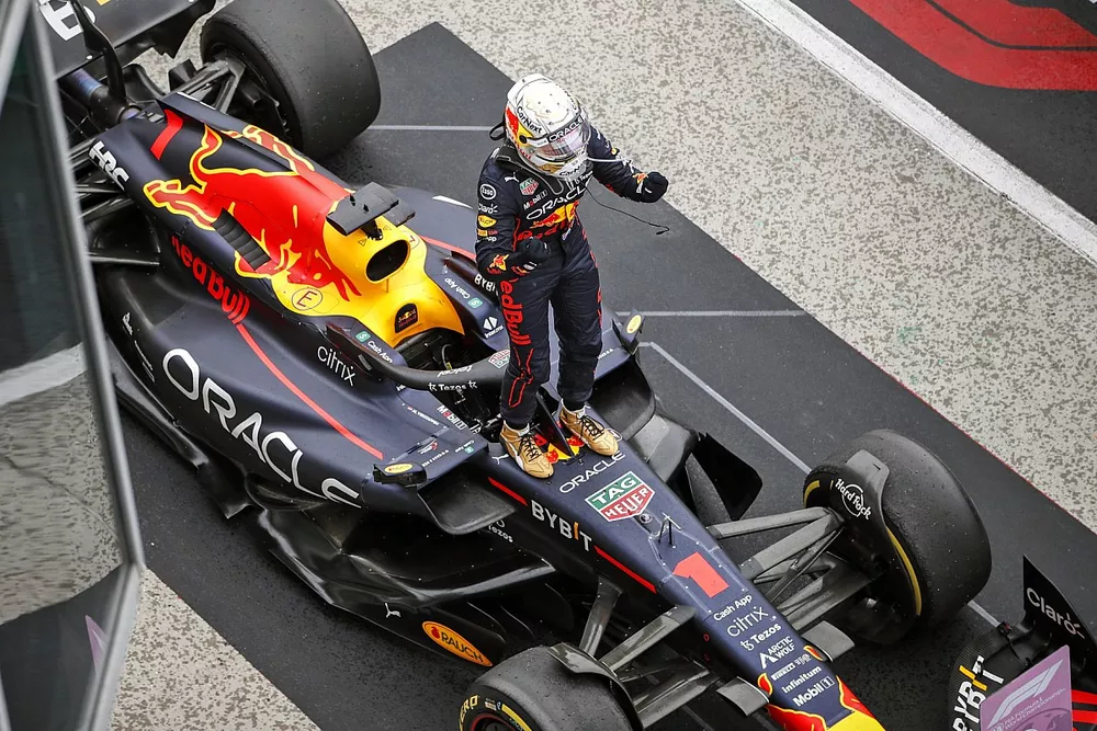 Max Verstappen, Red Bull Racing RB18, 1st position, arrives in Parc Ferme