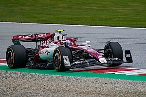 Zhou doing "perfect job" as Alfa Romeo ponders 2023 F1 driver line-up