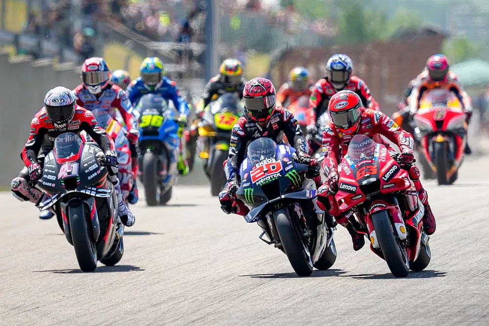 Francesco Bagnaia, Ducati Team, Fabio Quartararo, Yamaha Factory Racing, en t&ecirc;te au d&eacute;part