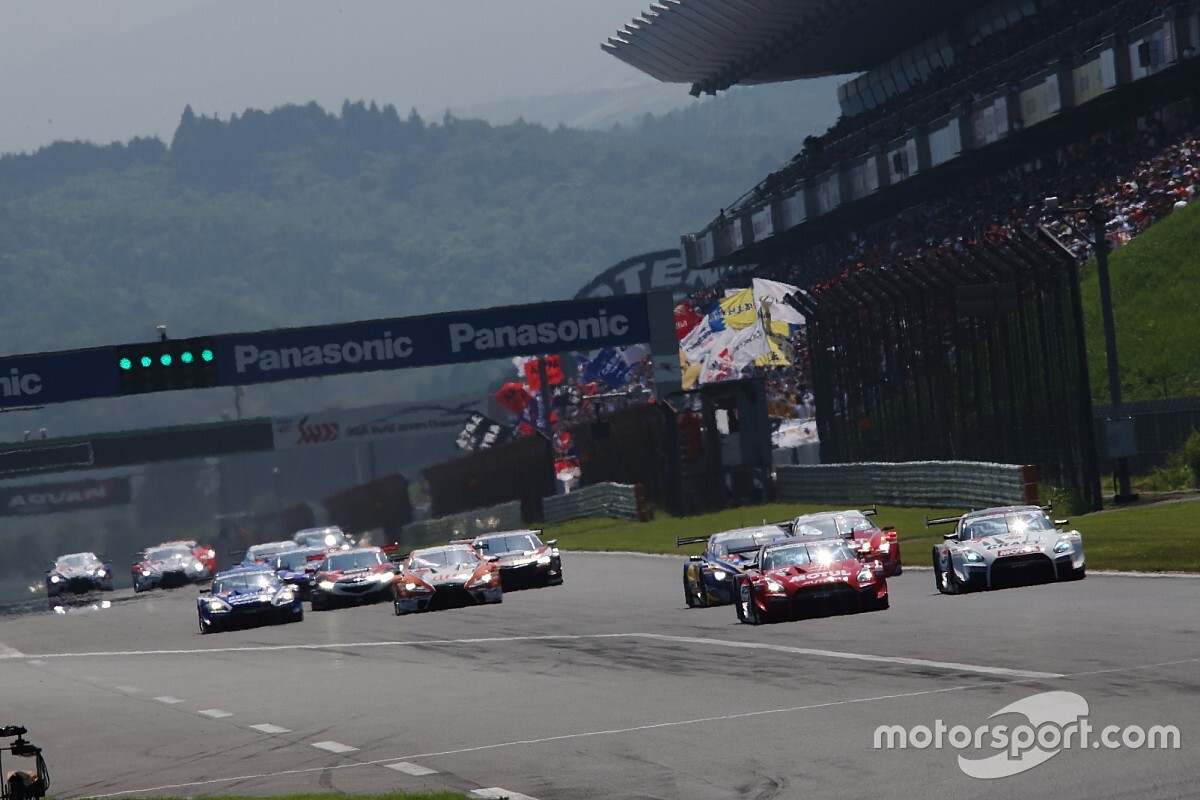 第5戦決勝途中経過:GT500クラスはSC導入を期に波乱含みに。首位は23号車