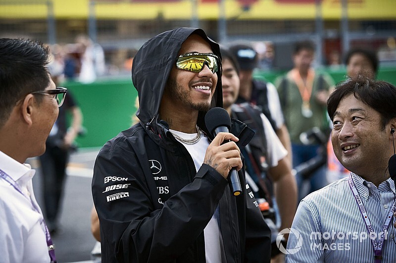 Hamilton: "Mercedes bugün 2020 için önemli bir toplantı gerçekleştirecek"
