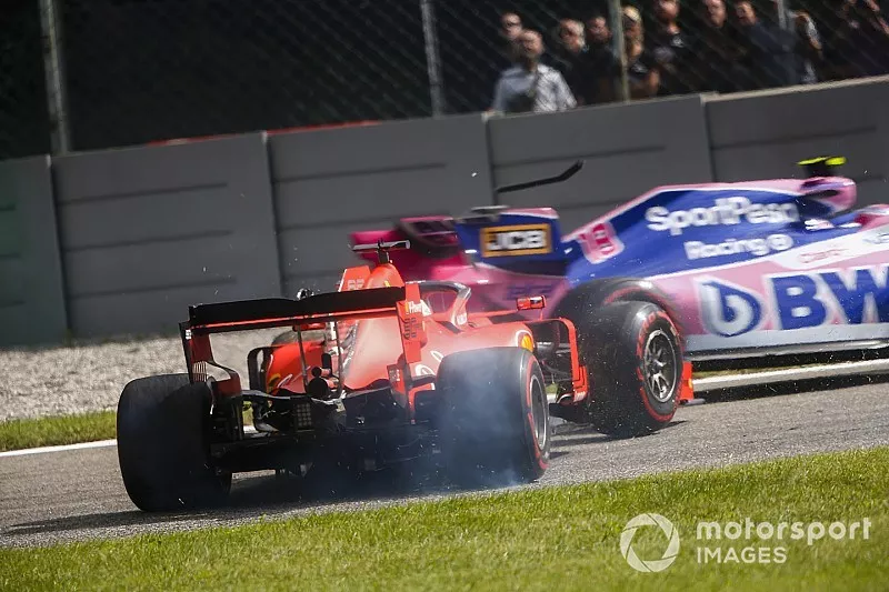 Lance Stroll, Racing Point RP19, Sebastian Vettel, Ferrari SF90 en t&ecirc;te-&agrave;-queue
