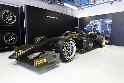 A Pirelli Alesivel mutatta be a 18 colos gumikat