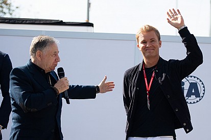 Rosberg: "Çizgimi değiştireceğim"