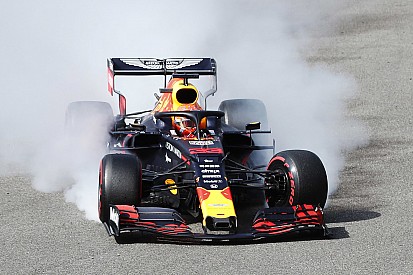 Verstappen valt uit in openingsronde op Spa: "Kimi zag mij niet"