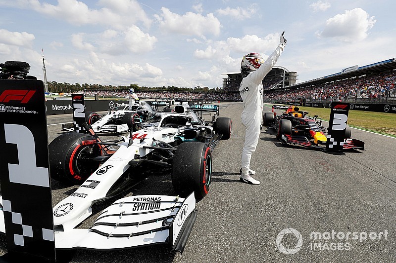 Hamilton gana la pole en Alemania ante drama de Ferrari