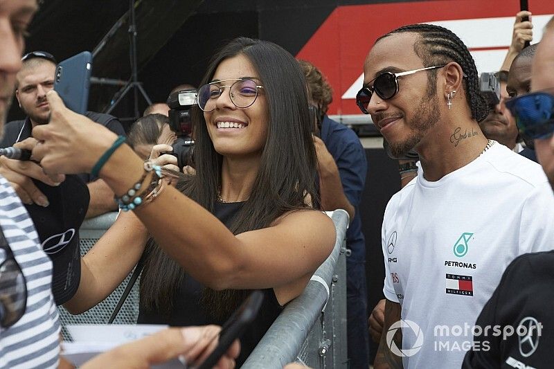 Lewis Hamilton, Mercedes AMG F1 takes a selfie with a fan 