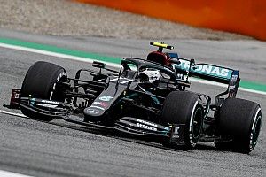 Így mutat a pályán a Mercedes fekete F1-es festése