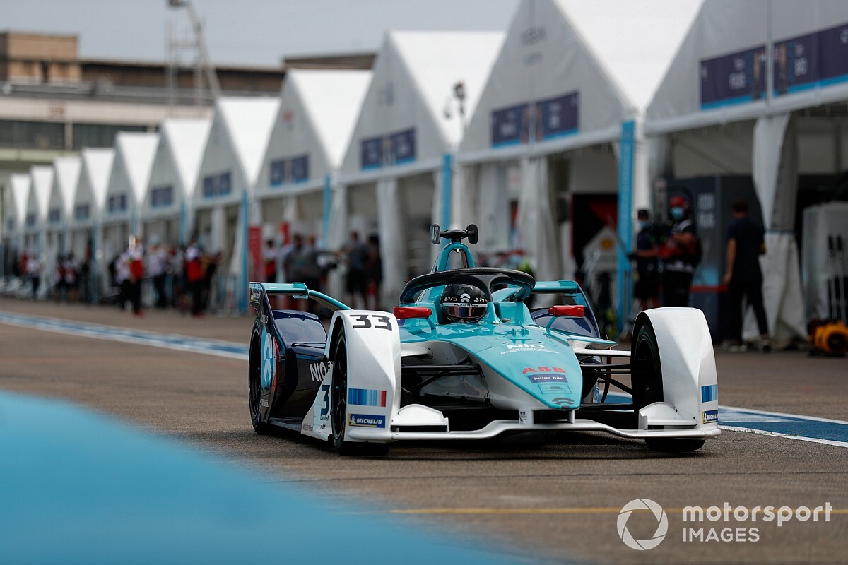NIO has "ambitious" targets after testing new powertrain
