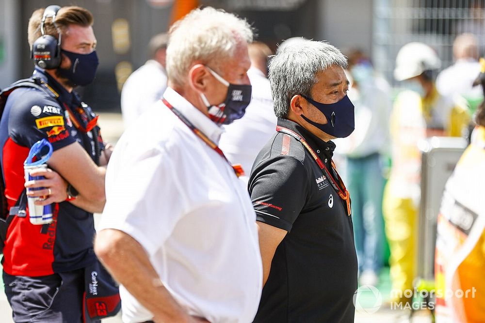 Helmut Marko, Consultant, Red Bull Racing and Masashi Yamamoto, General Manager, Honda Motorsport 