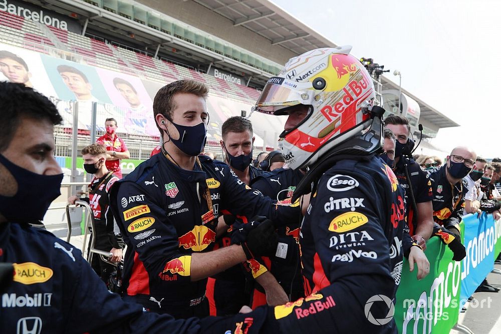 Max Verstappen, Red Bull Racing, viert zijn tweede plek in parc fermé