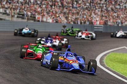 Fernando Alonso se luce con una doble victoria en Indy ante leyendas