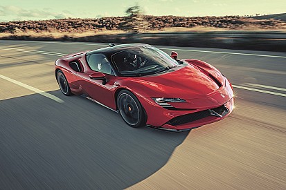 Ferrari: Leclerc sulla SF90 nel film remake di Lelouch