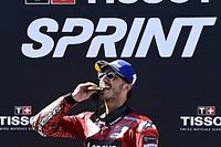 MotoGP: Bagnaia gana la sprint y Martín causa un caos en Austria