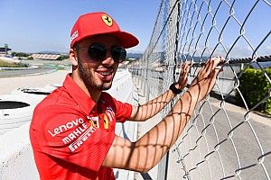 Test Barcellona, Giorno 2: sulla Ferrari c'è Fuoco. Ticktum gira con la Red Bull