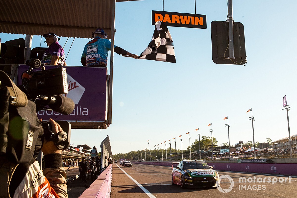 Darwin Supercars rounds will go ahead despite hot spot scare