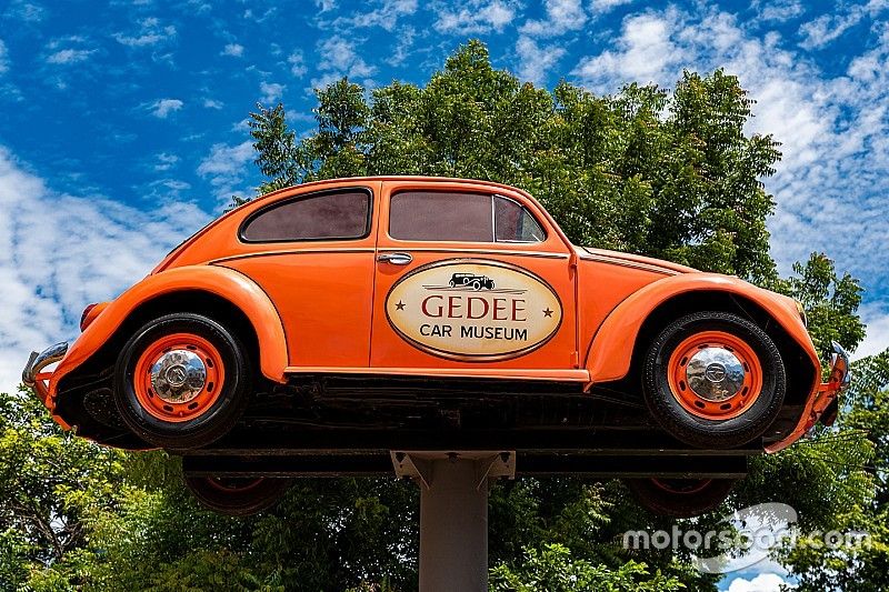 GeDee Car Musuem entry signage