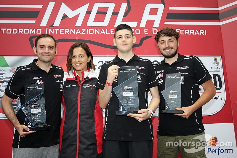 Tonizza balza in vetta alla Porsche Esports Carrera Cup Italia a Imola