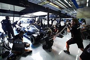 Хэмилтон и Вольф назвали причиной отставания Mercedes от соперников опасность перегрева мотора