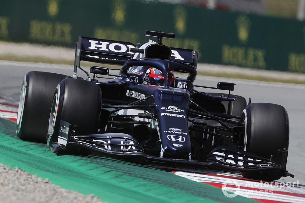 F1スペインFP2速報:ルイス・ハミルトンがトップタイム、角田裕毅は7番手