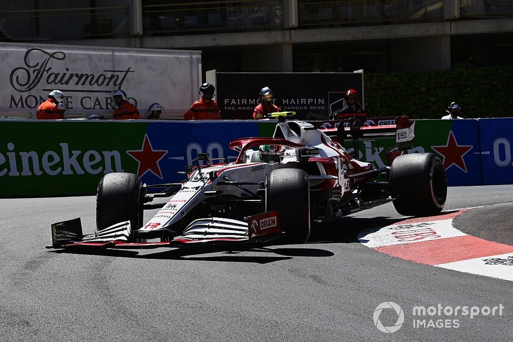 Giovinazzi super: "L'obiettivo ora è restare in top 10"