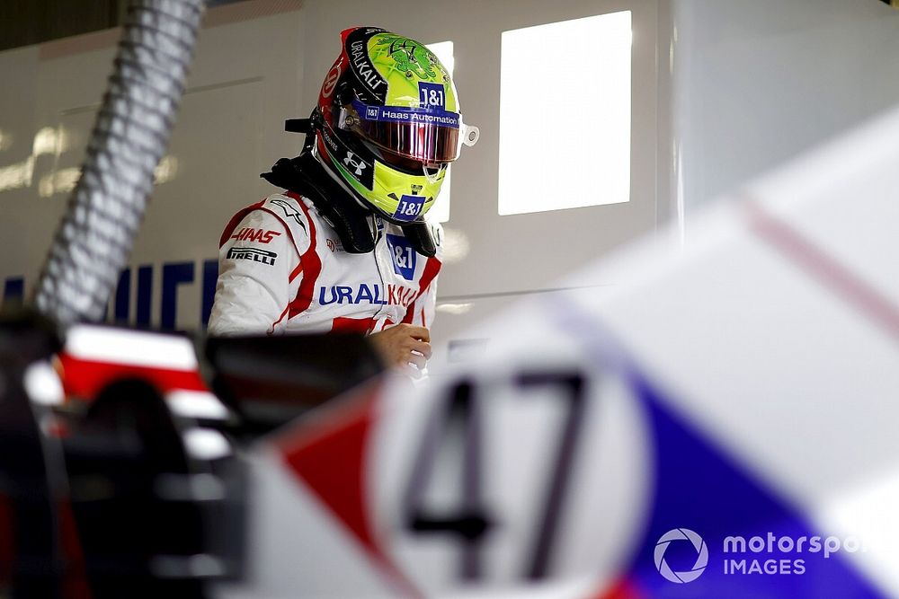Schumacher majdnem elkapta Latifit – a német közel 5 tizedet adott Mazepinnek