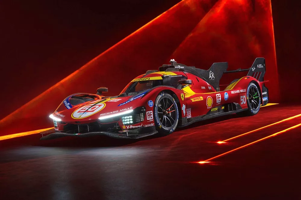 フェラーリ、2025年WEC戦う499Pの新カラー発表。過去の”赤”思い起こさ