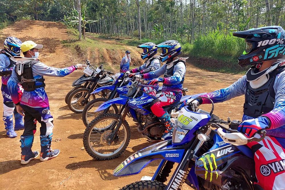 Yamaha Beri Pelatihan Riding Motor Off Road WR 155 R