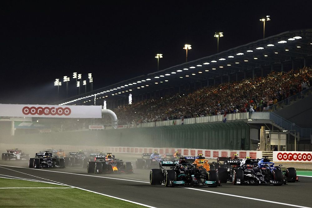 F1: Pirelli investigará causas de furos de pneus no Catar