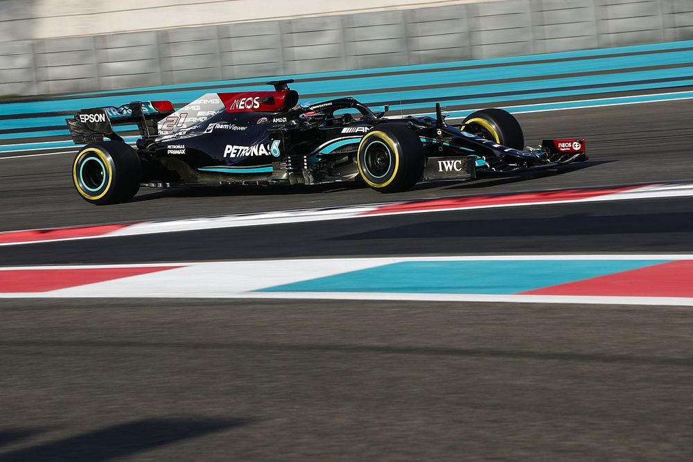 Test Abu Dhabi, Day 1: svetta de Vries con la Mercedes