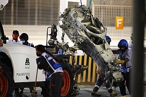 Galeri Foto: Mobil Romain Grosjean Kebakaran