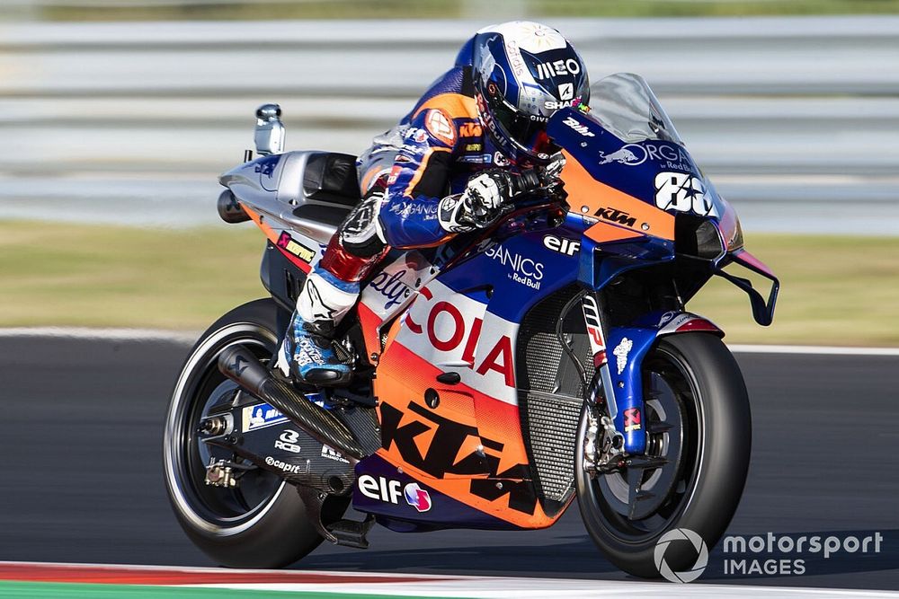 Оливейра в одни ворота выиграл гонку MotoGP на домашней трассе