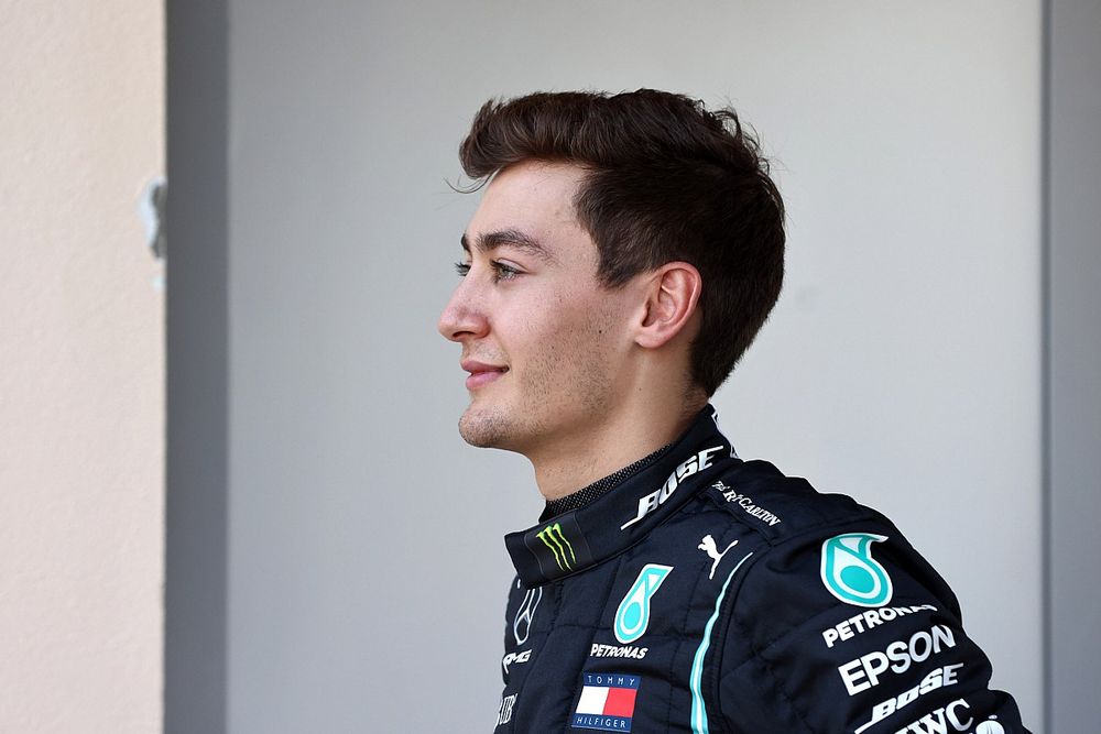 Russell ne se fait "pas d'illusions" face au défi Mercedes
